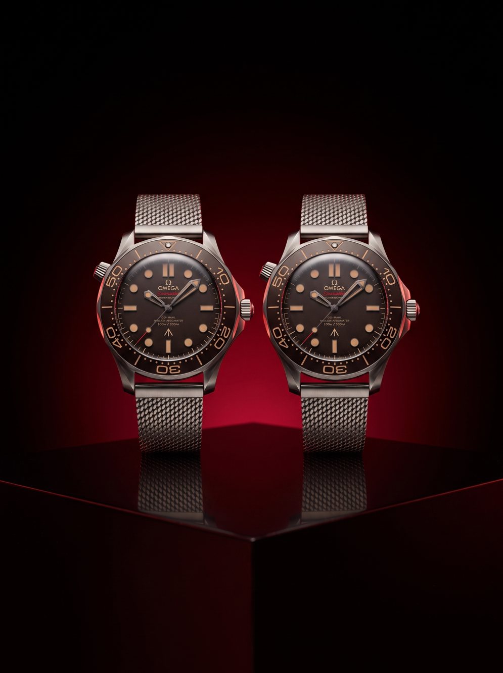 Omega replika saat