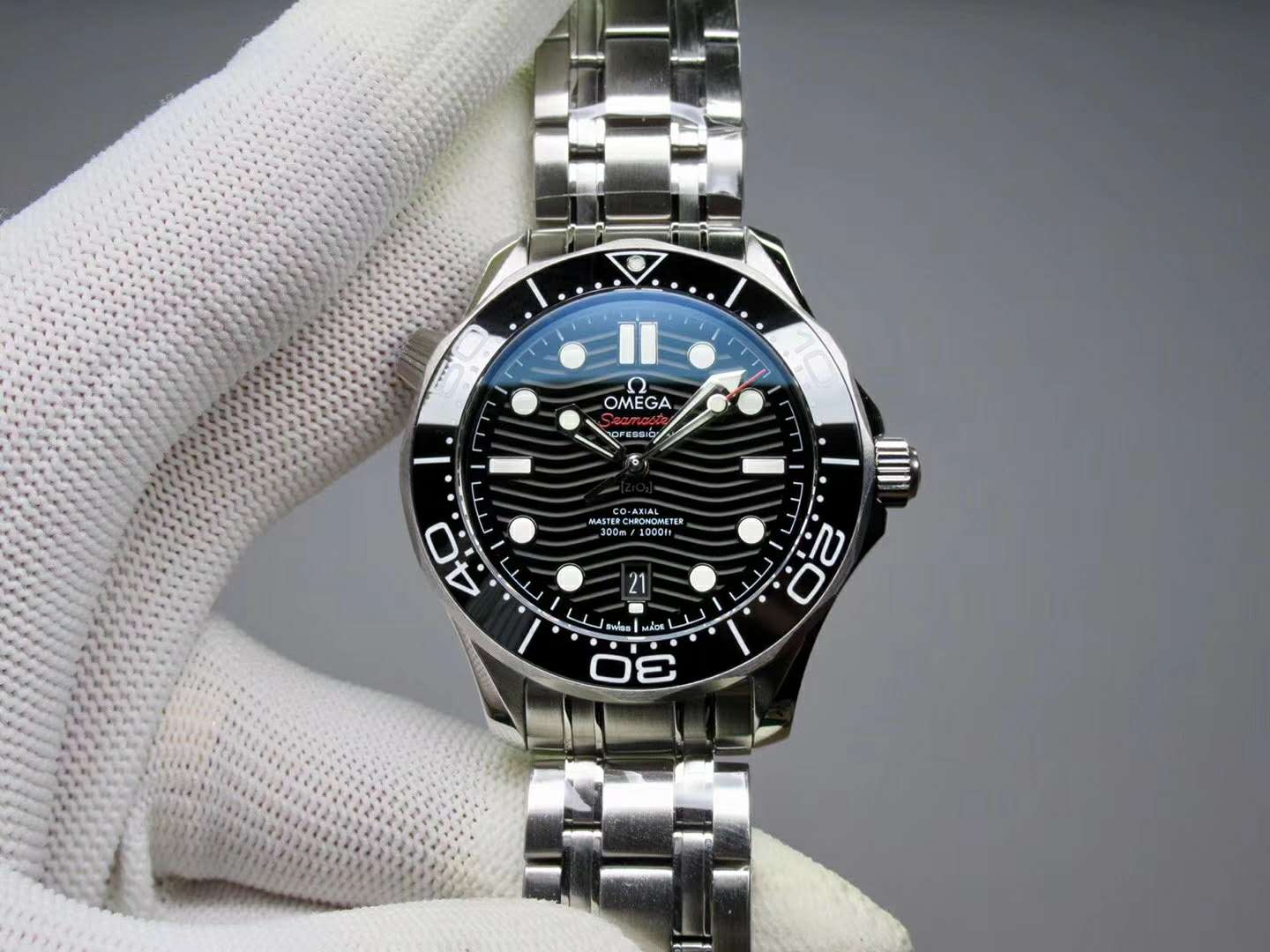 Replika Omega Seamaster 300m Diver Siyah