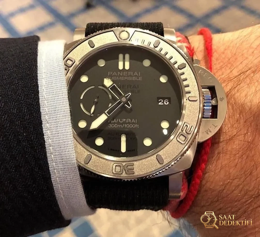 2019VS Factory Yeni Panerai PAM00984 Submersible Serisi 47 mm Replika Saat İncelemesi - Genel Açı ve Estetik Duruş