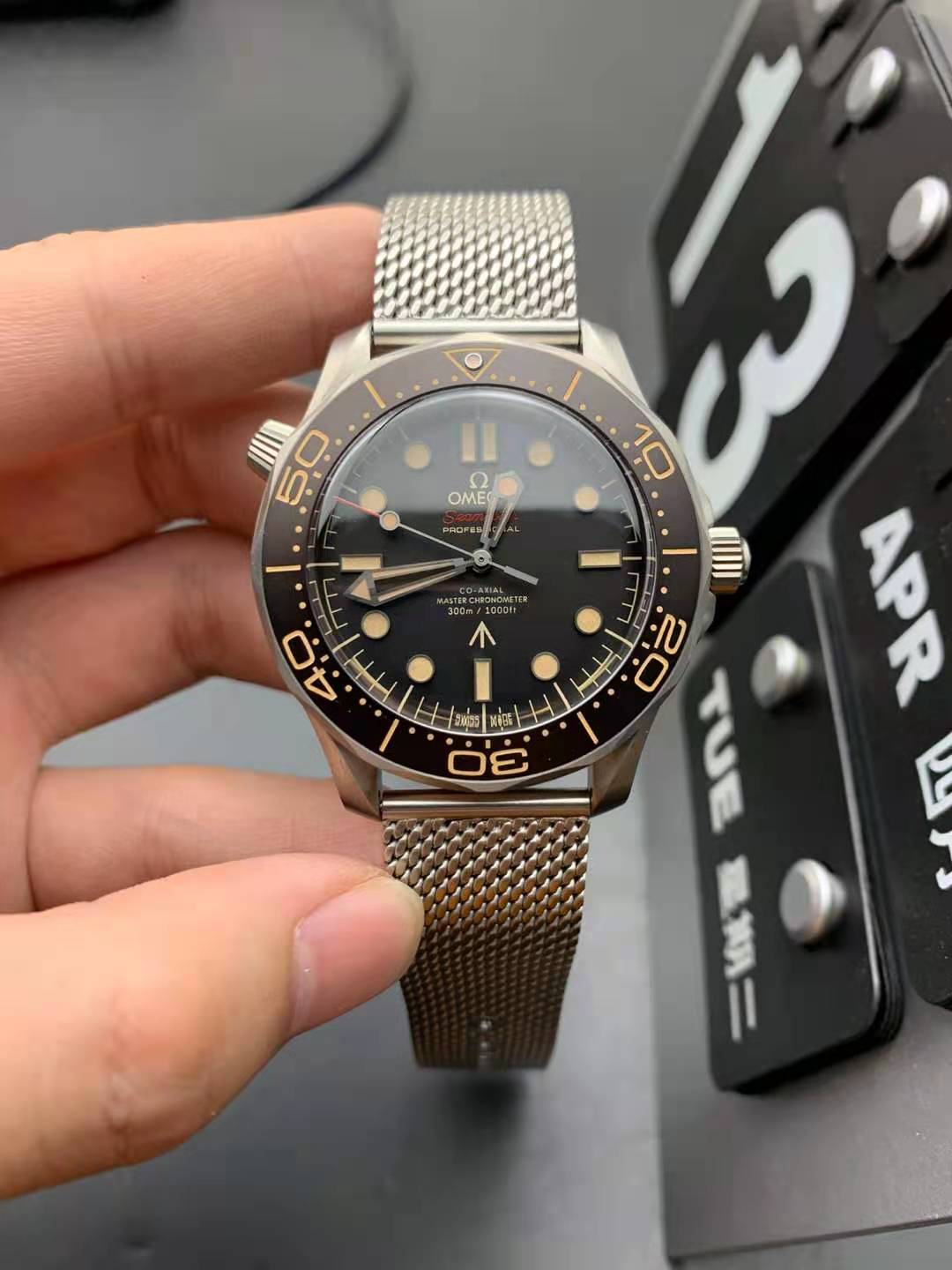 VSF Replika Omega Seamaster No Time to Die
