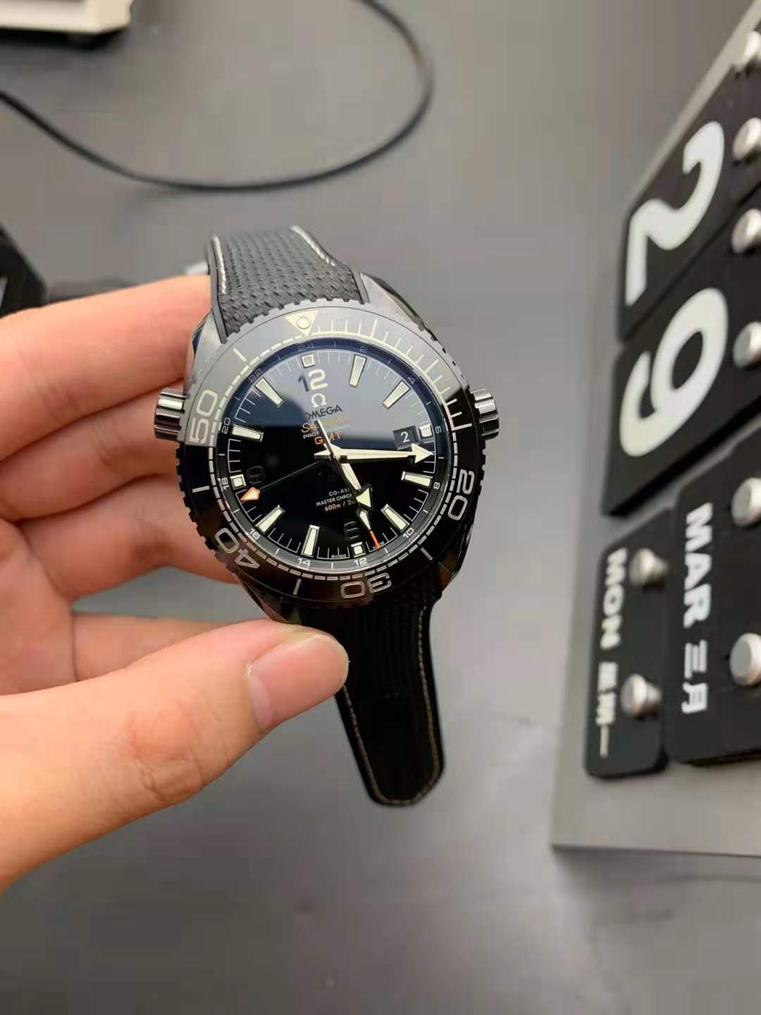 2020'nin En Çok Satan On Omega Replika Saati — 33. fotoğraf