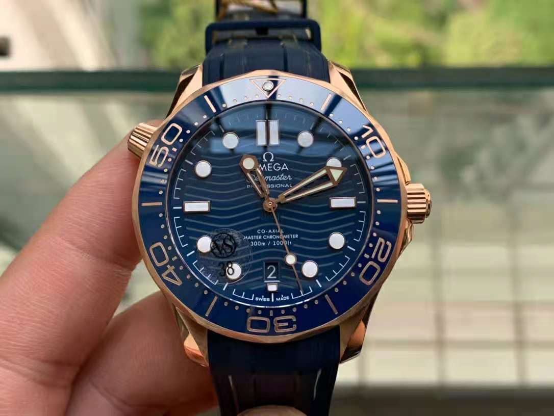 Replika Omega Seamaster 300m Diver Roze Altın Mavi