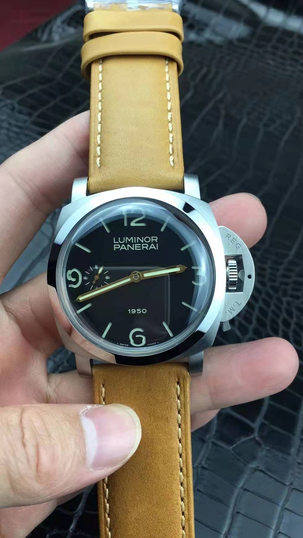 PAM 127 Replika