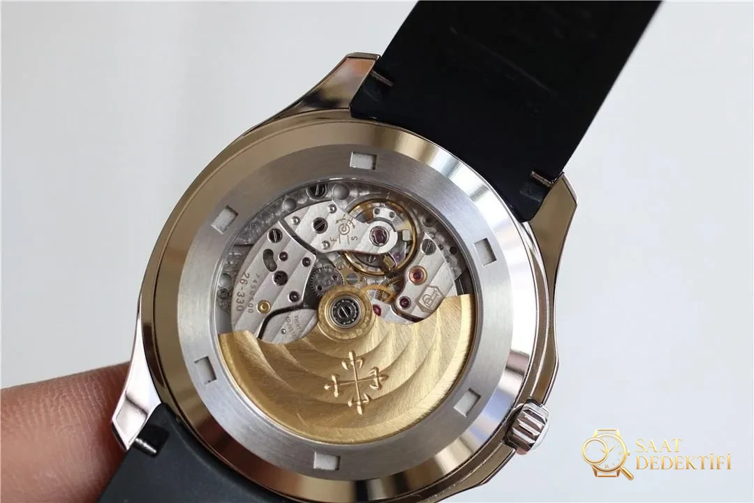 3K Factory Patek Philippe 5167 Aquanaut 330 tek parça mekanizması hangi noktalarda geliştirildi? - Kasa Çeliği ve Polisaj Kalitesi