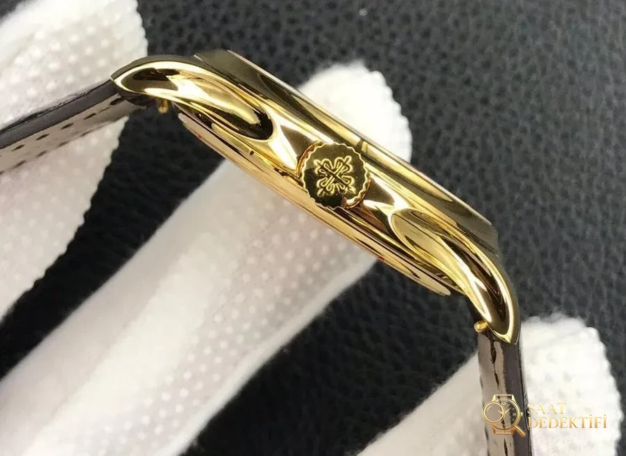 3K Factory Patek Philippe 5227 Rose Gold Saat İncelemesi - Arka Kapak ve Mekanizma Detayı
