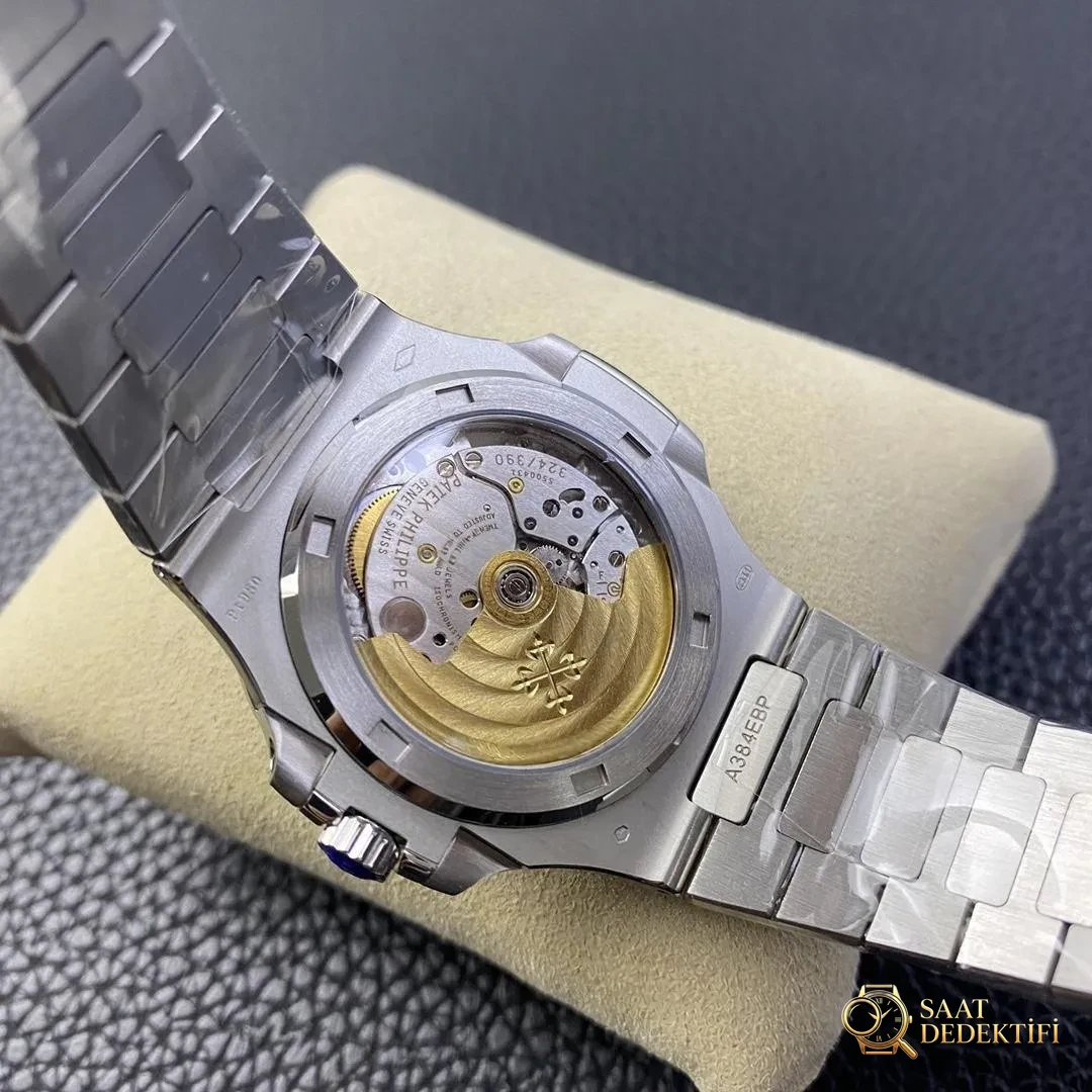 3K Factory Patek Philippe 5711/1p Nautilus 40. Yıl Sınırlı Sayıda Anma Saati - Mekanizma Zemberek ve Balans Detayı
