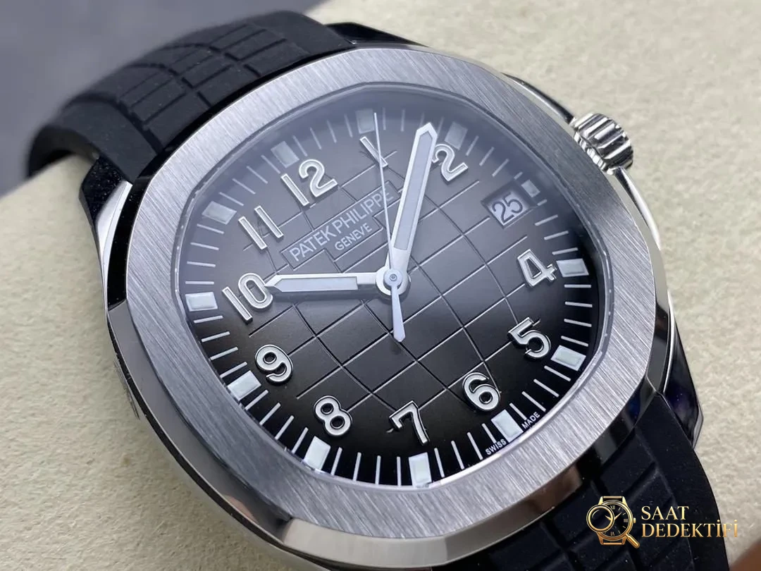 Granada 3K Factory Patek Philippe Aquanaut 5167 renovada con acabado lume blanco: ¿cómo es la nueva hebilla? - Detalle de la esfera y mano de obra del bisel