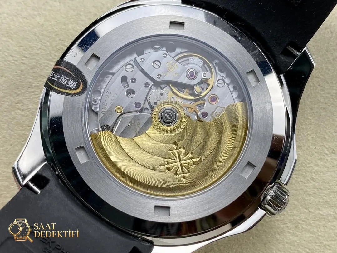 Granada 3K Factory Patek Philippe Aquanaut 5167 renovada con acabado lume blanco: ¿cómo es la nueva hebilla? - Clip Lock y sellos láser