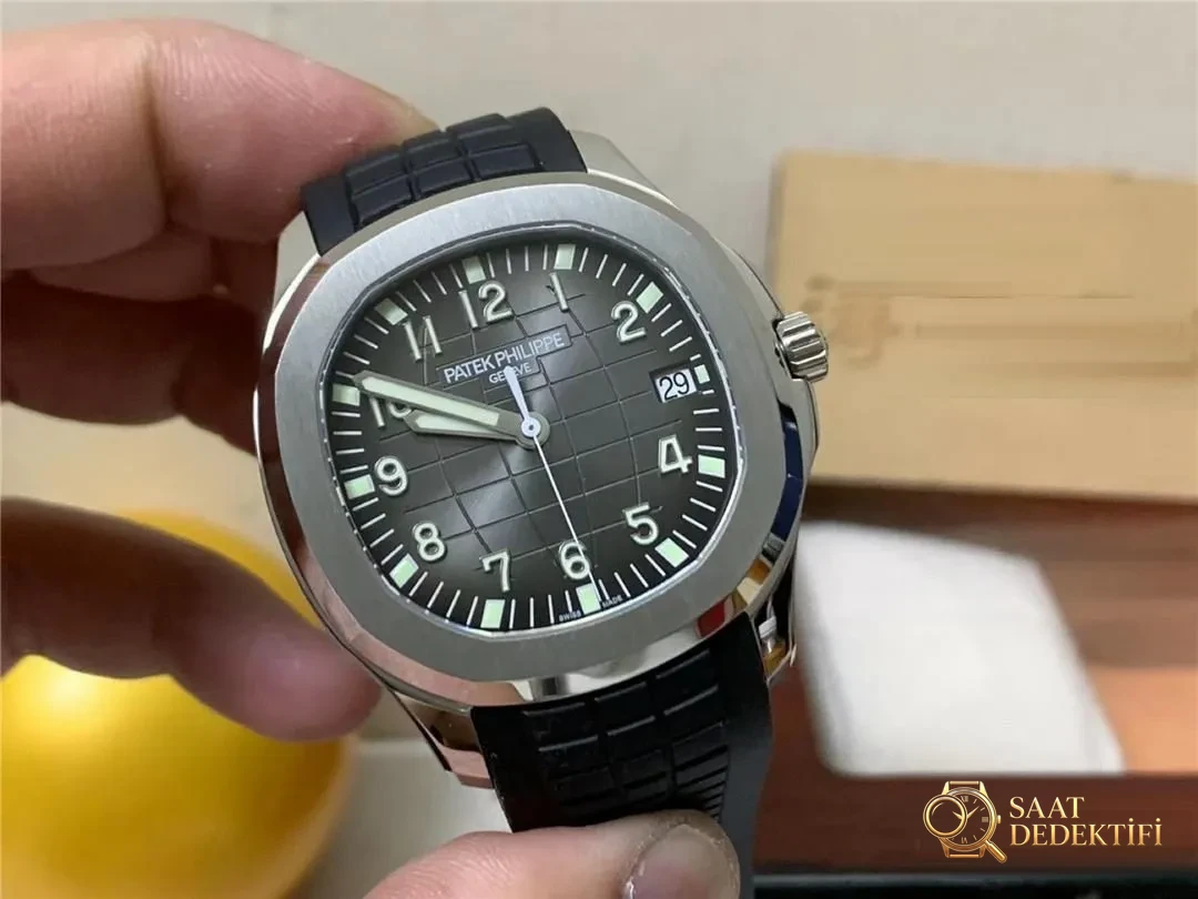 3K Factory Patek Philippe El Bombası 5167 V3 versiyonundaki 330 mekanizması, eski modele göre hangi noktalarda geliştirildi? - Kadran Detayı ve Bezel İşçiliği