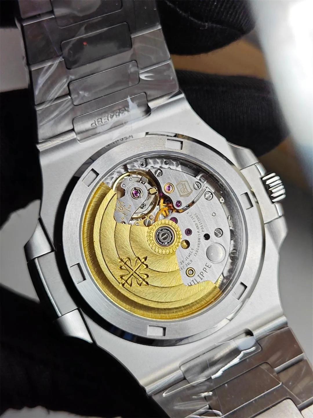 3K Factory Patek Philippe Nautilus 5711 mavi kadran neden alınmaya değer? - Arka Kapak ve Mekanizma Detayı