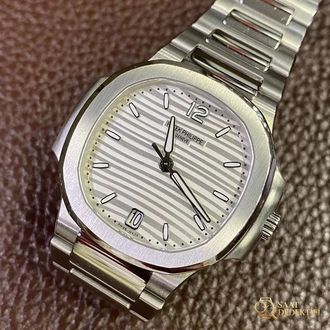 Is the 3K Factory Patek Philippe PP7118 women's Nautilus model obvious as a replica at first glance? - Dial Detail and Bezel Workmanship