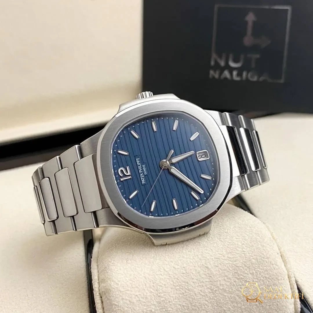 Is the 3K Factory Patek Philippe PP7118 women's Nautilus model obvious as a replica at first glance? - Collection and Showcase View