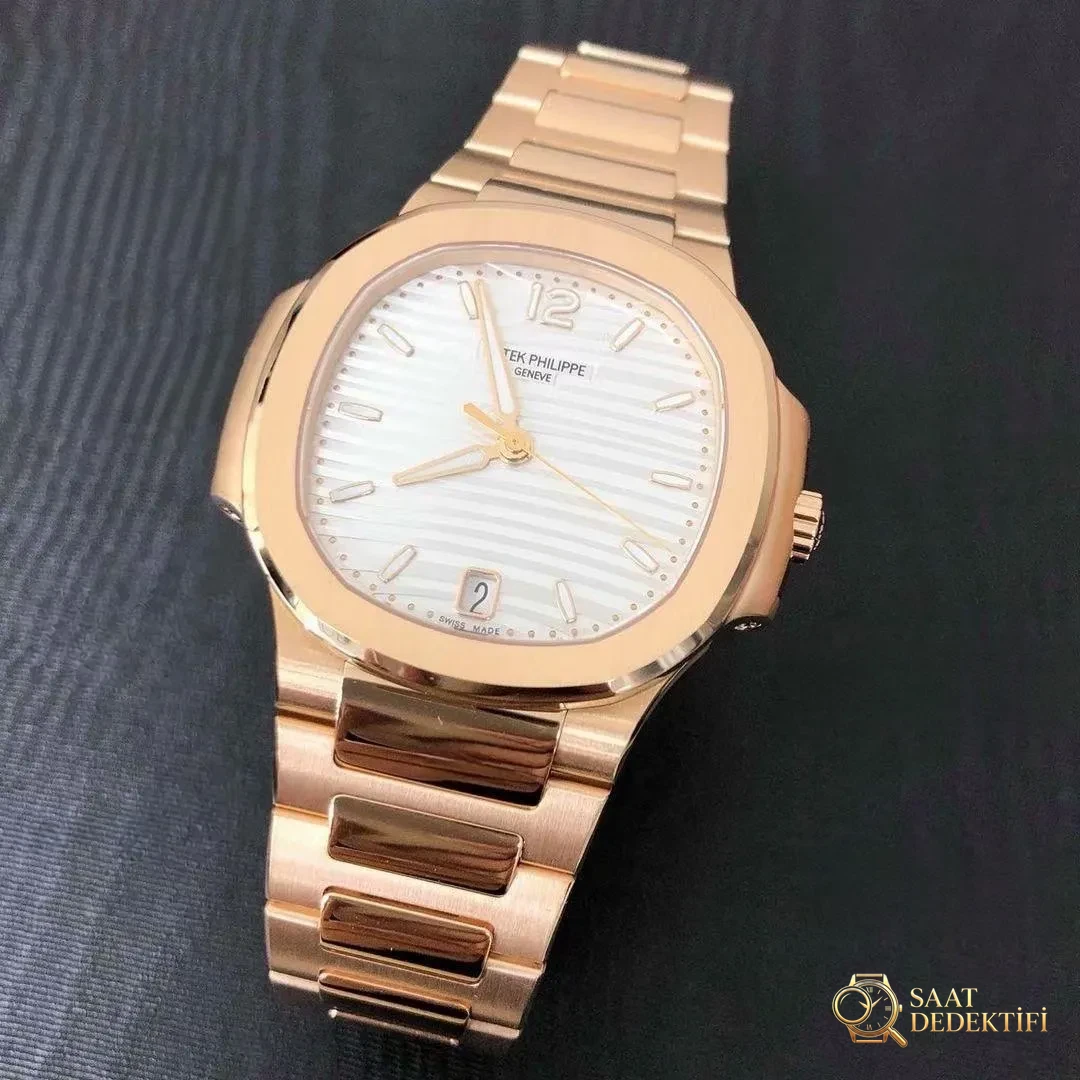 Is the 3K Factory Patek Philippe PP7118 women's Nautilus model obvious as a replica at first glance? - Back Cover Engraving and Serial Number