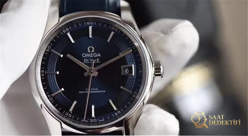 3S Factory Omega De Ville Parlak Mavi Ile vs Factory Karsilastirmasi Ka... - Ön Görünüm ve Kasa Tasarımı
