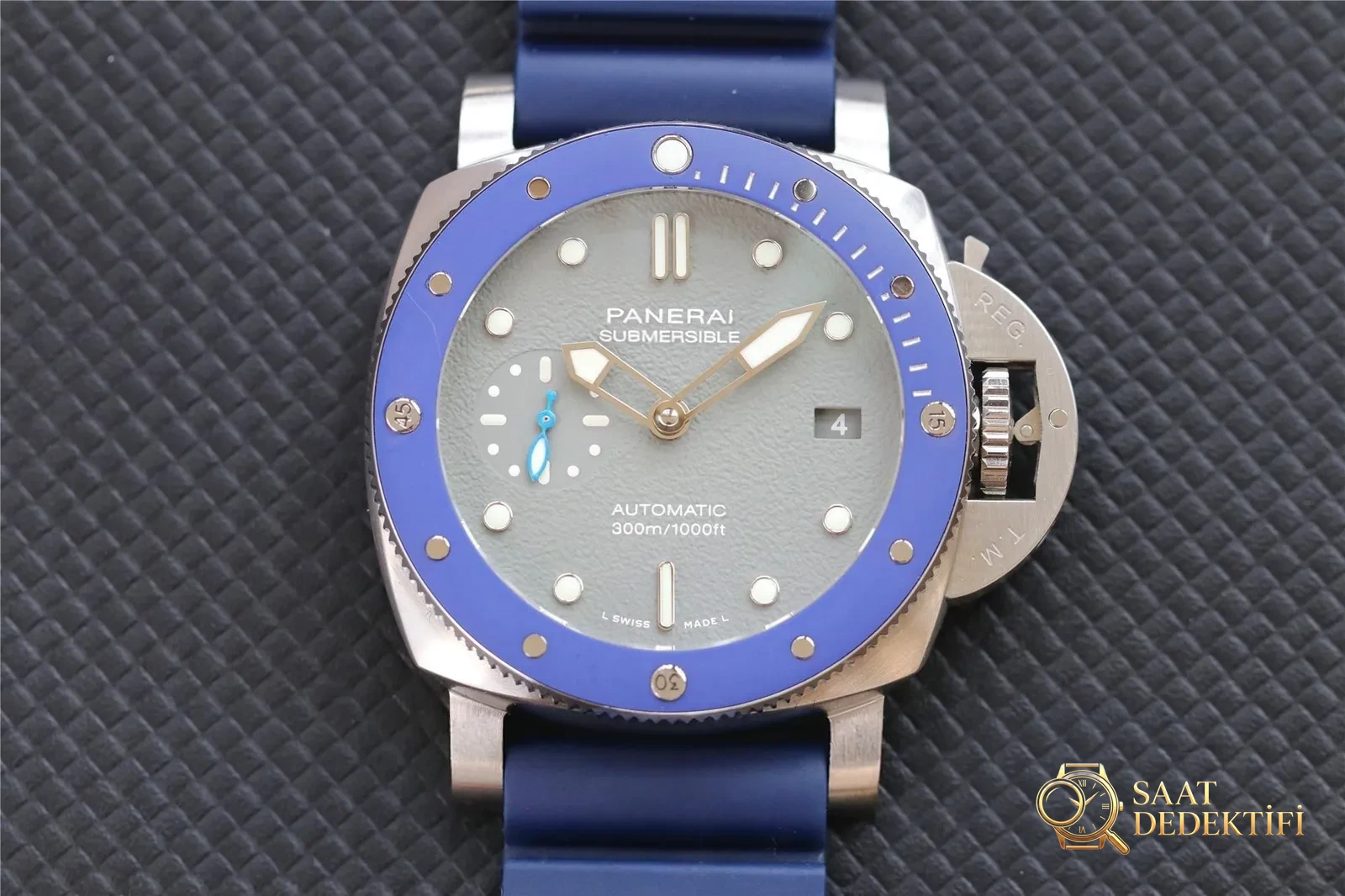42 MM küçük deniz kralı: VS Panerai 959 mavi bezel gri kadran replikası nasıl olmuş? - Arka Kapak ve Mekanizma Detayı