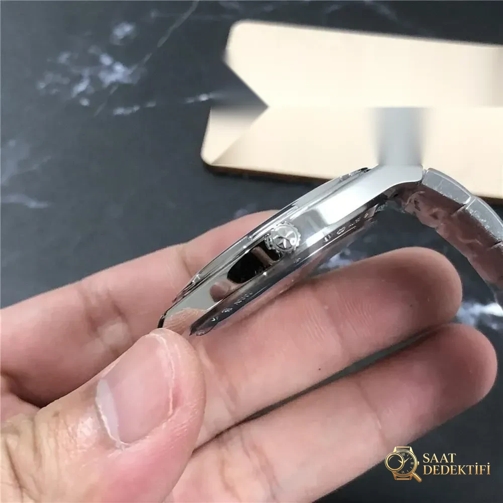 8.3 mm! XF Factory Vacheron Constantin Overseas Ultra-İnce 2000V incelemesi - Arka Kapak ve Mekanizma Detayı