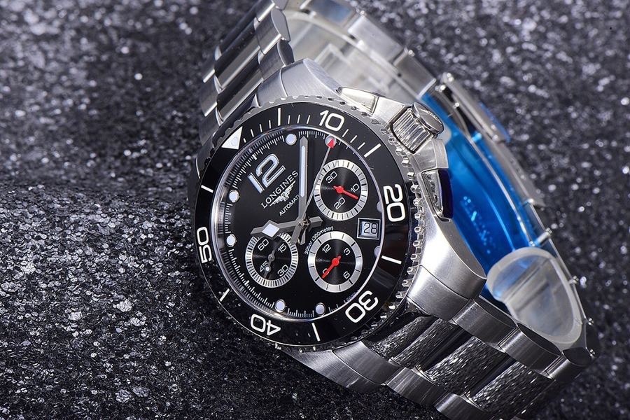 8F Factory Longines Conquest Kronograf Serisi 2020 Yeni Ürün İncelemesi - Siyah Kadran — 2. fotoğraf