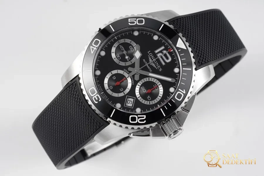 8F Factory Longines Conquest Kronograf Serisi 2020 Yeni Ürün İncelemesi - Siyah Kadran - Yan Profil ve Kordon Bağlantısı