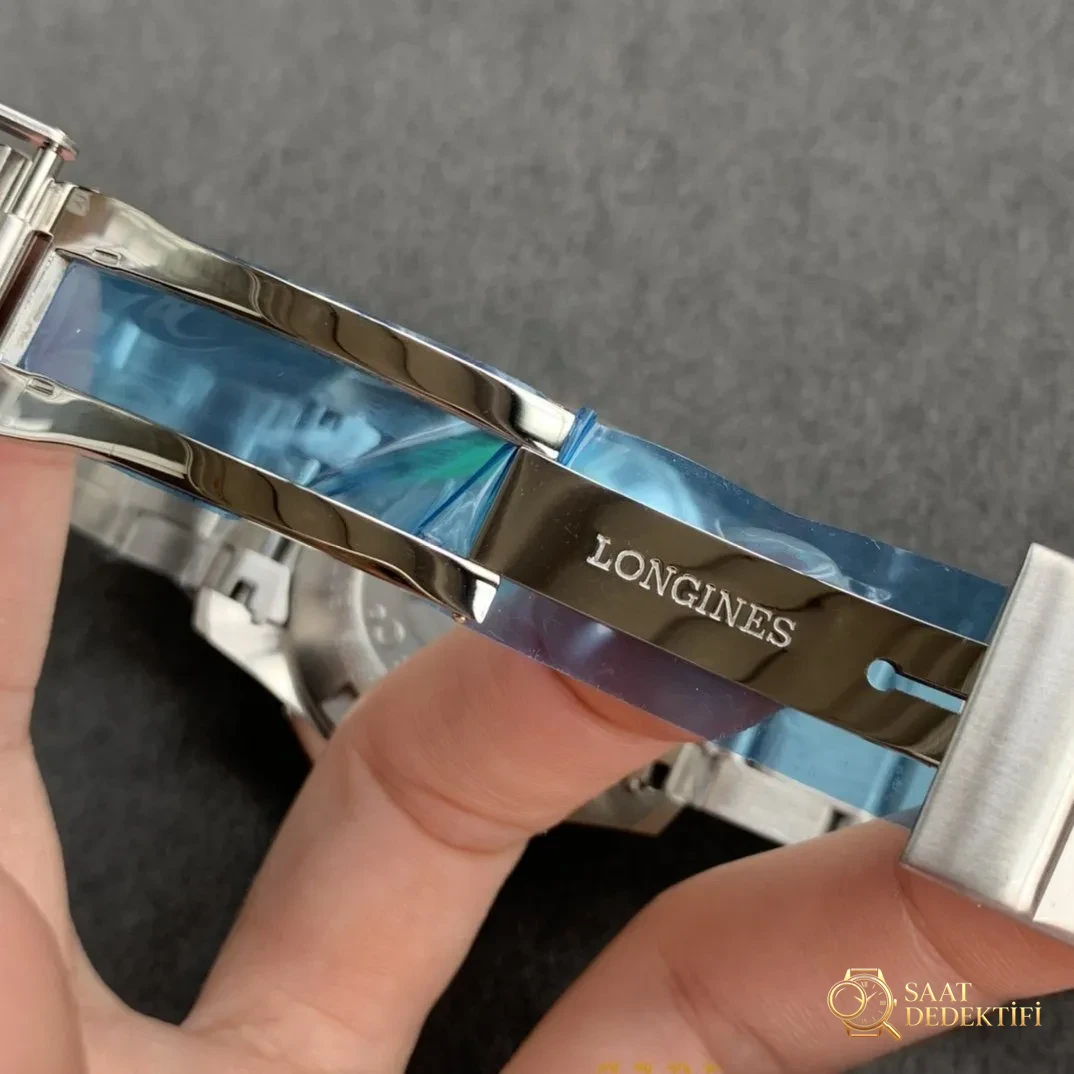8F Factory Longines Conquest kronograf serisi saat replikası nasıl? Mekanizma gerçeğiyle aynı mı? - Kasa Çeliği ve Polisaj Kalitesi