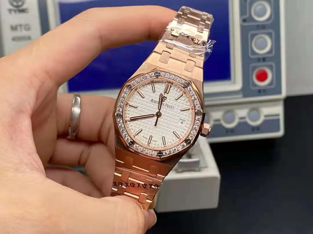 Audemars Piguet Royal Oak İncelemesi - Ön Görünüm ve Kasa Tasarımı