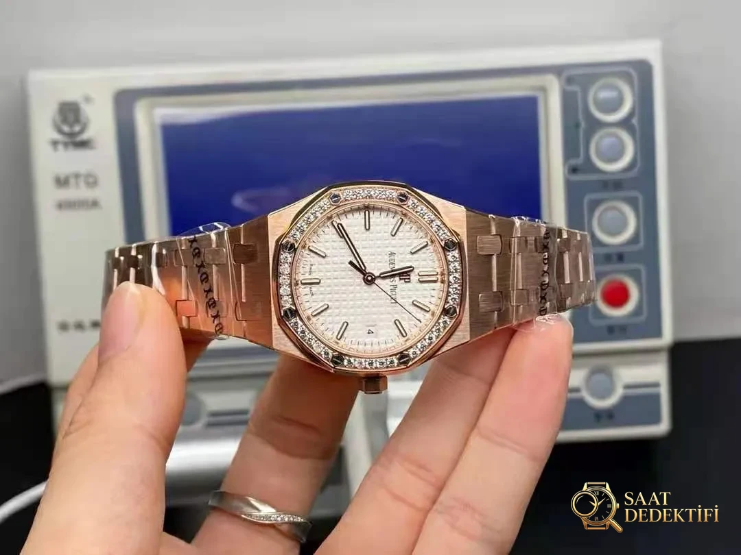 Replika Audemars Piguet Royal Oak 34mm Lady Saat
