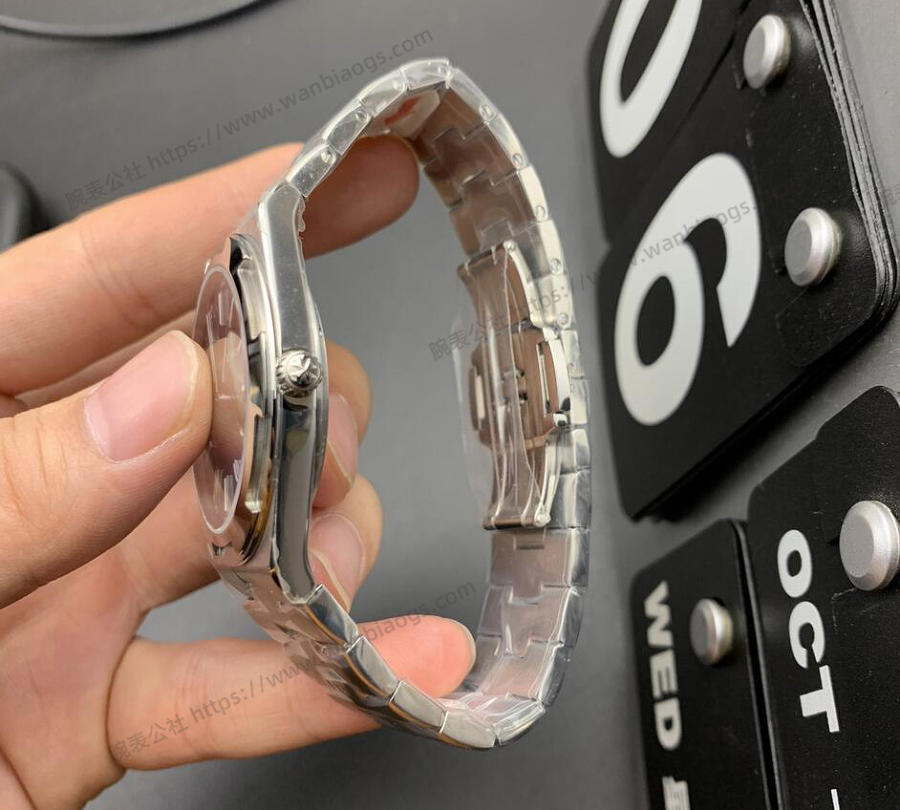 8F Factory Vacheron Constantin Overseas Ultra İnce Serisi Saat İncelemesi — 3. fotoğraf