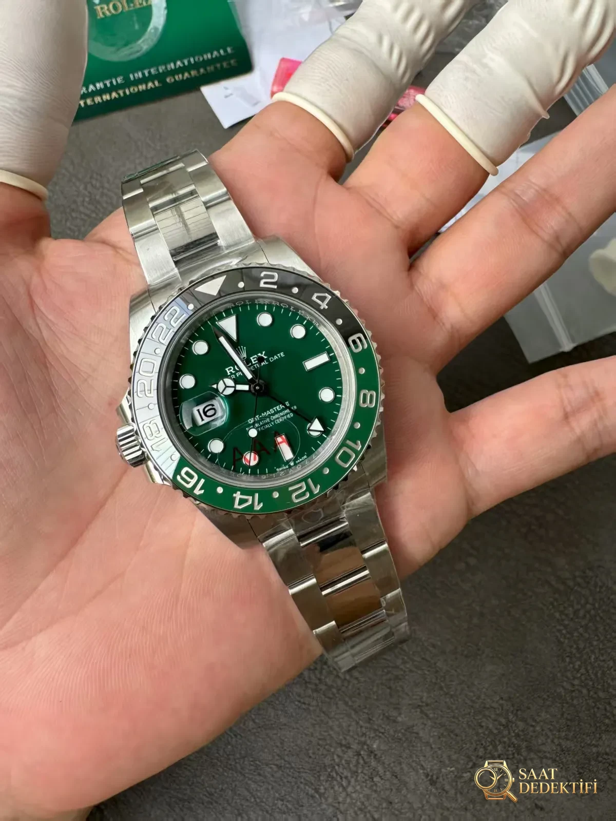 About vs Gmt Master Ii Hakkinda Karşılaştırması - Ön Görünüm ve Kasa Tasarımı