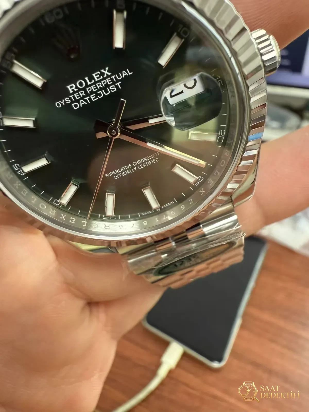 Clean Datejust Rehaut