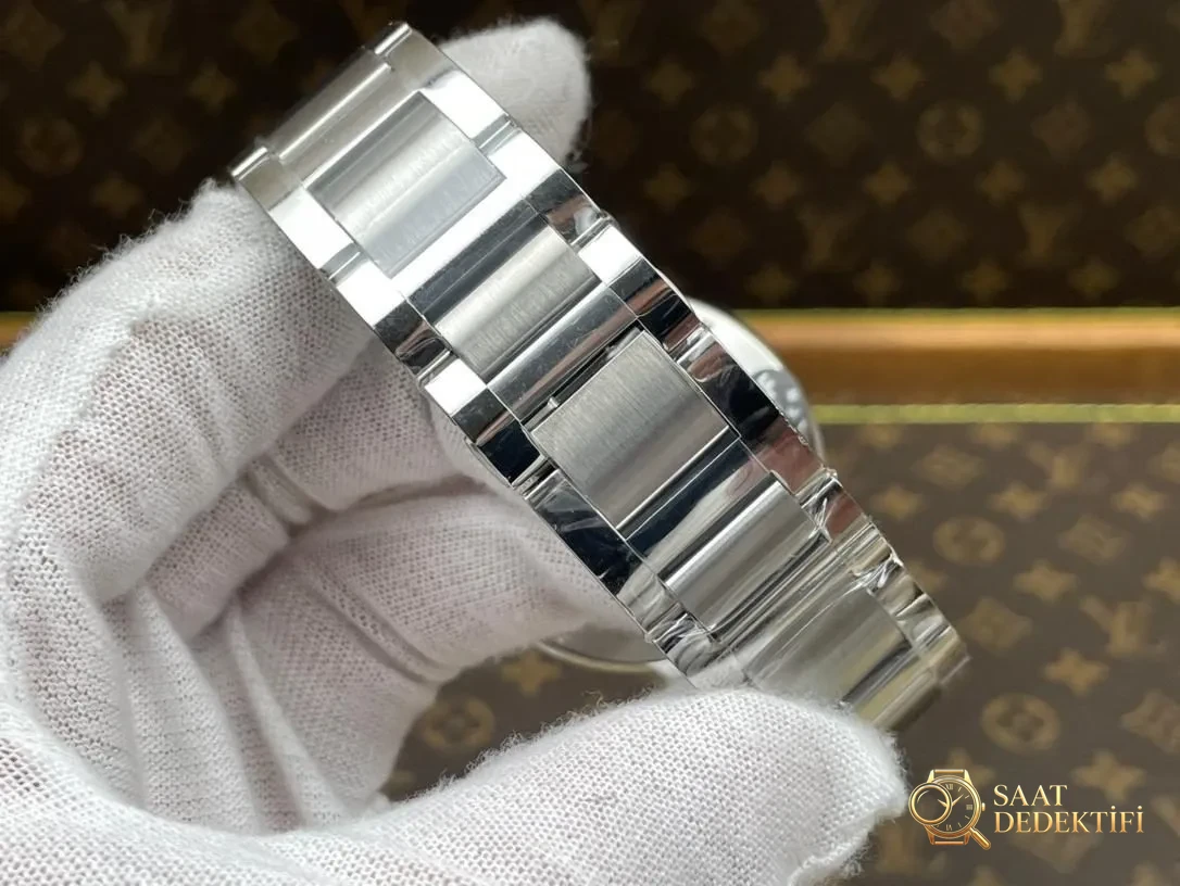 AF Factory Cartier Ballon Bleu 42 mm 2824 mekanizmayla bir bakışta belli olur mu? - Fosfor ve Super-LumiNova Gece Görünümü