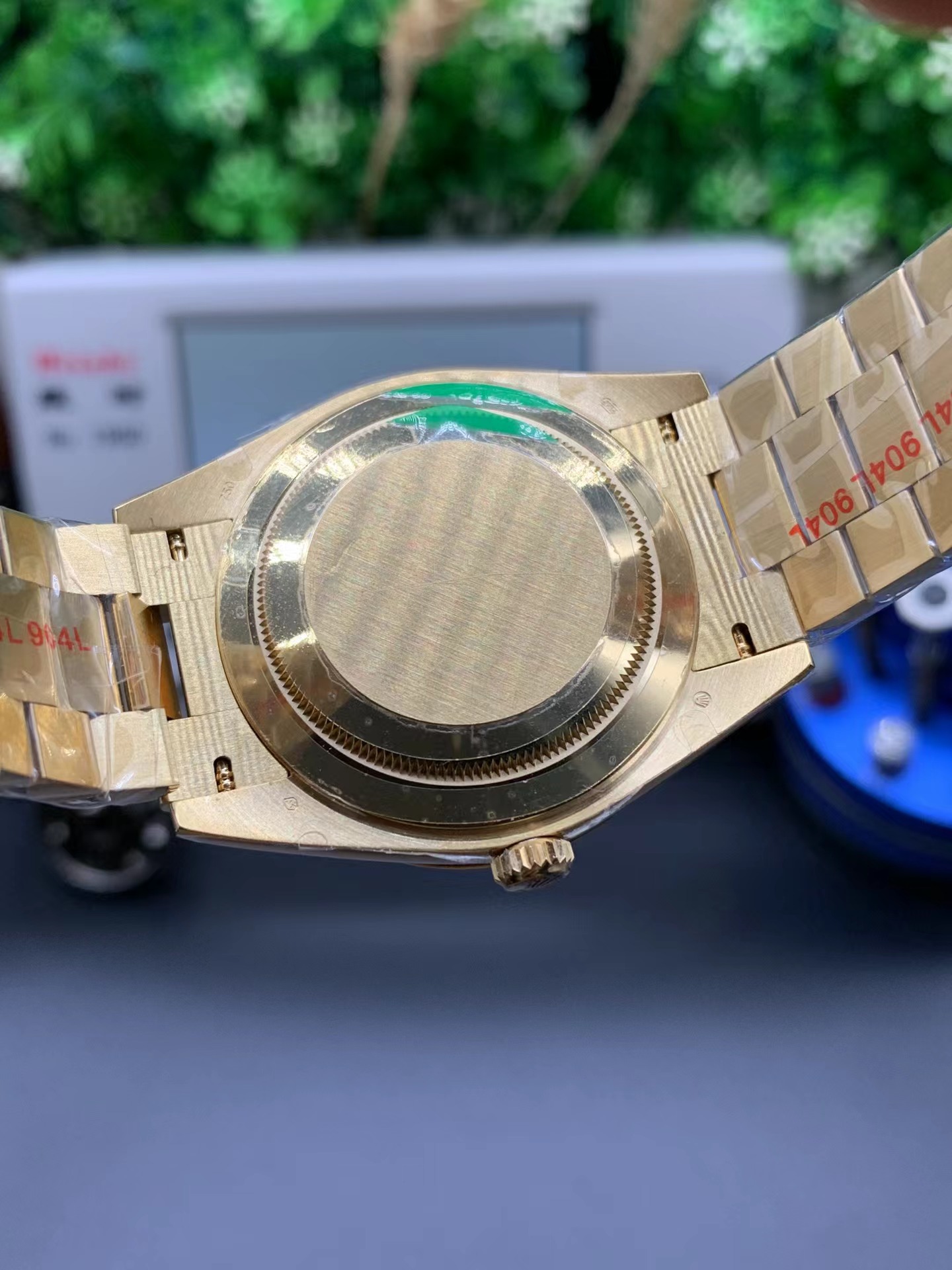 Altın Rengi Rolex Day-Date Kasa Arkası
