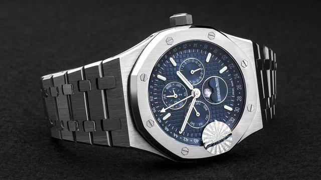 APS Audemars Piguet Royal Oak serisi çok fonksiyonlu AP26574 kol saati incelemesi — 2. fotoğraf