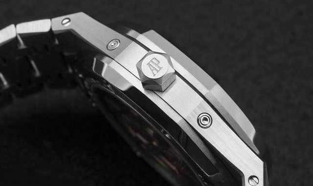 APS Audemars Piguet Royal Oak serisi çok fonksiyonlu AP26574 kol saati incelemesi — 3. fotoğraf