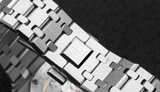 APS Audemars Piguet Royal Oak serisi çok fonksiyonlu AP26574 kol saati incelemesi — 6. fotoğraf