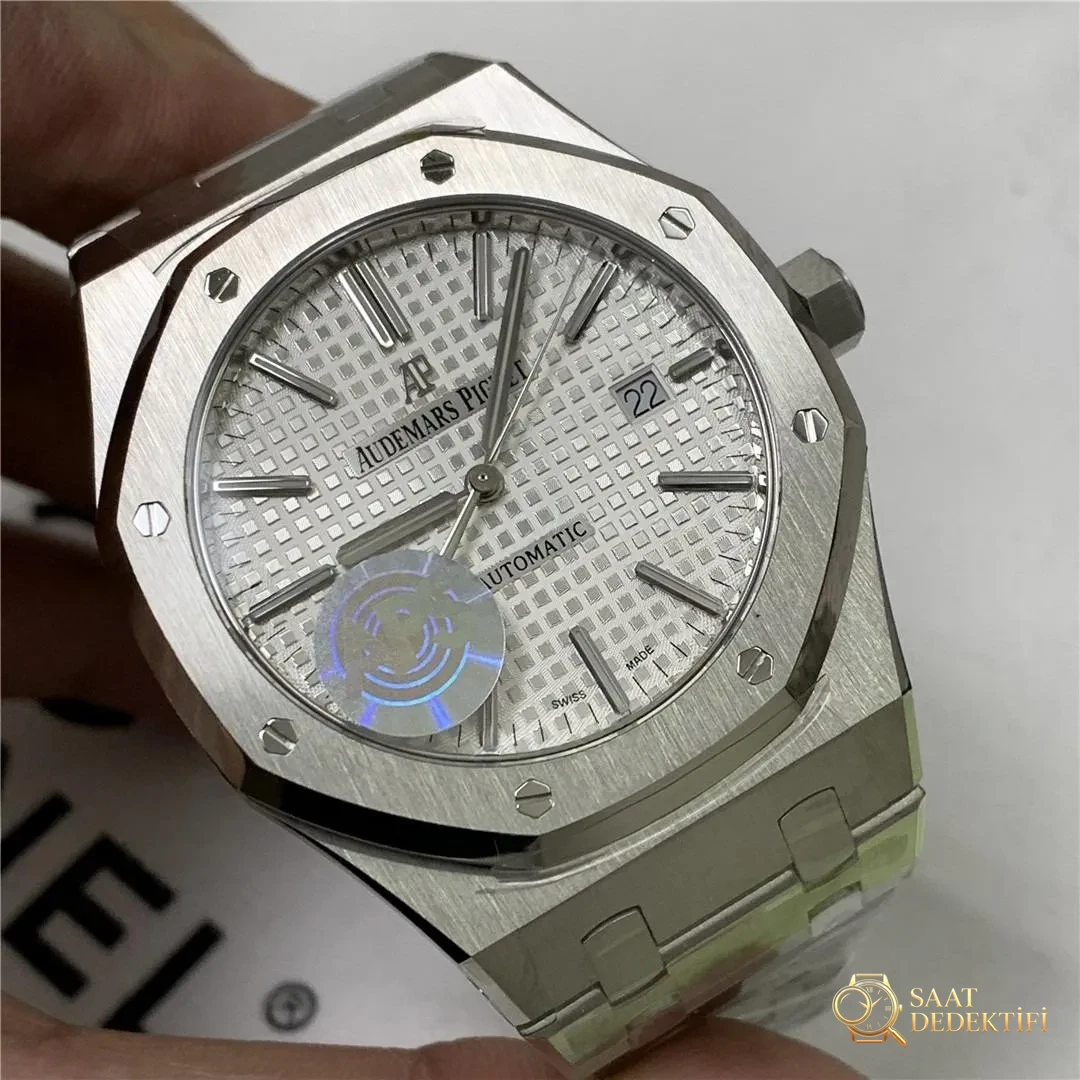 APS Factory Audemars Piguet 15400 tek parça 3120 mekanizmasının işçiliği kusursuza yakın - Bilekte Duruş ve Kasa Orantısı
