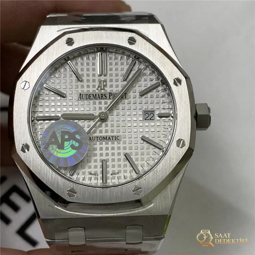 APS Factory Audemars Piguet 15400 tek parça 3120 mekanizmasının işçiliği kusursuza yakın - Fosfor ve Super-LumiNova Gece Görünümü