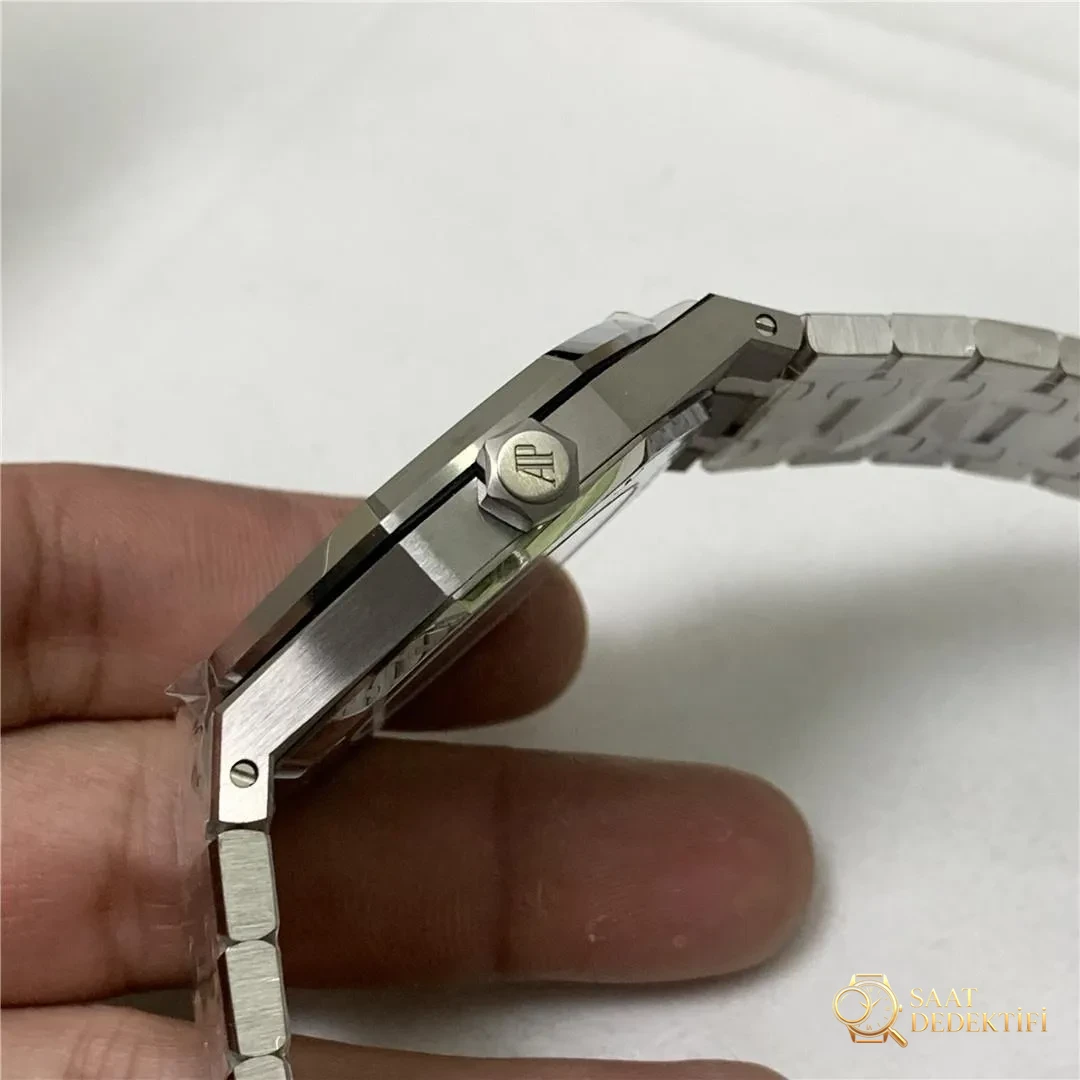 APS Factory Audemars Piguet 15400 tek parça 3120 mekanizmasının işçiliği kusursuza yakın - Kadran İbreleri ve Saniye Akışı