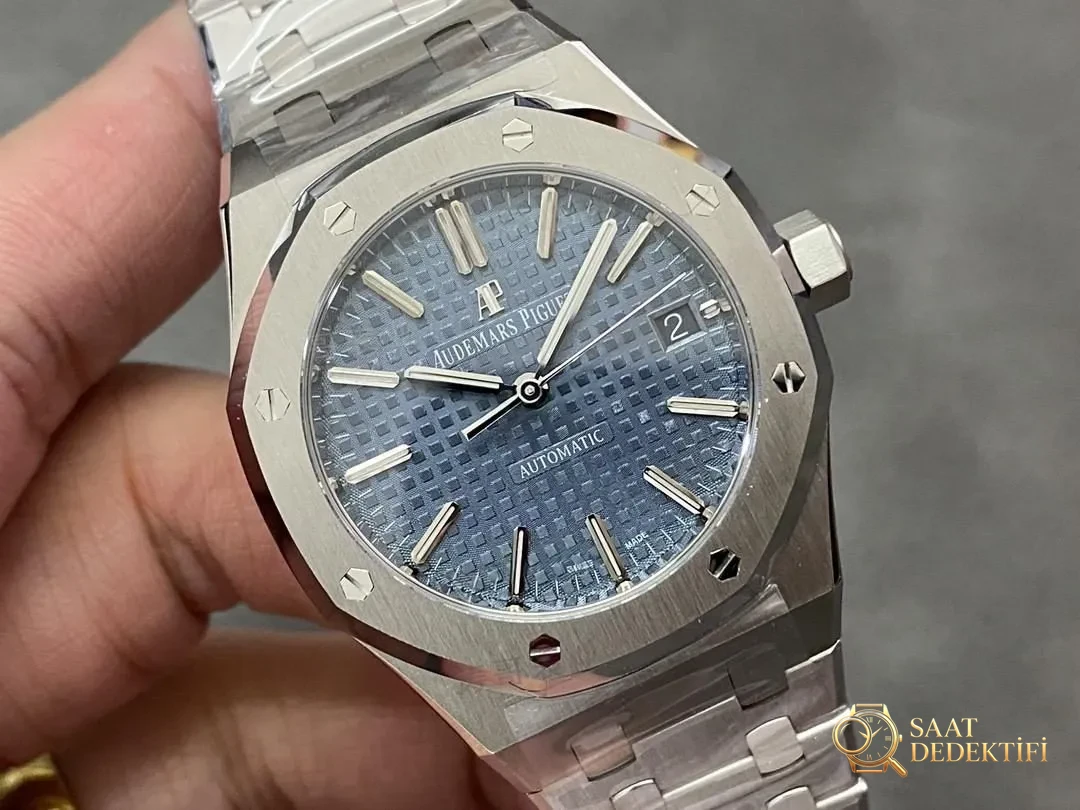 APS Factory Audemars Piguet 15450ST mouvement monobloc 3120 petit diamètre de boîtier de 37 mm, pouvez-vous dire s'il s'agit d'une réplique au premier coup d'œil ? - Profil de cas et examen de la Couronne