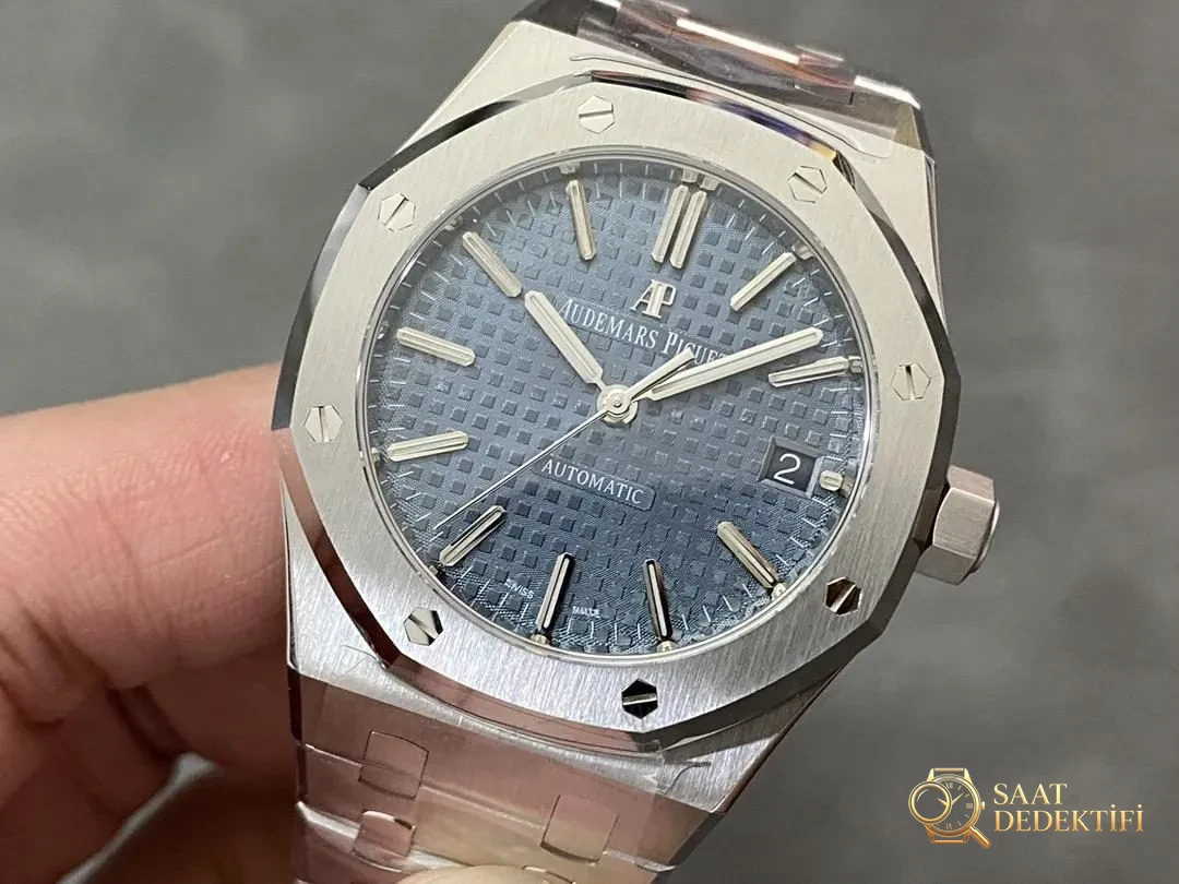 APS Factory Audemars Piguet 15450ST mouvement monobloc 3120 petit diamètre de boîtier de 37 mm, pouvez-vous dire s'il s'agit d'une réplique au premier coup d'œil ? - Détail de la couverture arrière et du mécanisme