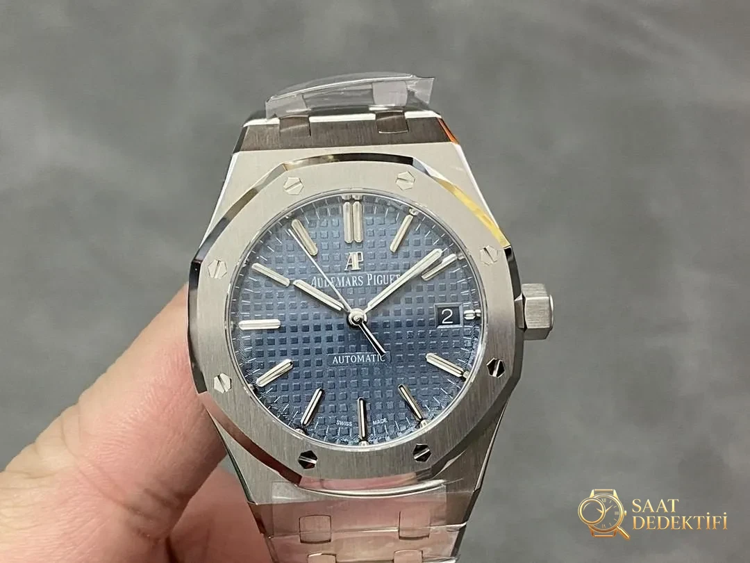 APS Factory Audemars Piguet 15450ST mouvement monobloc 3120 petit diamètre de boîtier de 37 mm, pouvez-vous dire s'il s'agit d'une réplique au premier coup d'œil ? - Cadran macro et fabrication d'index
