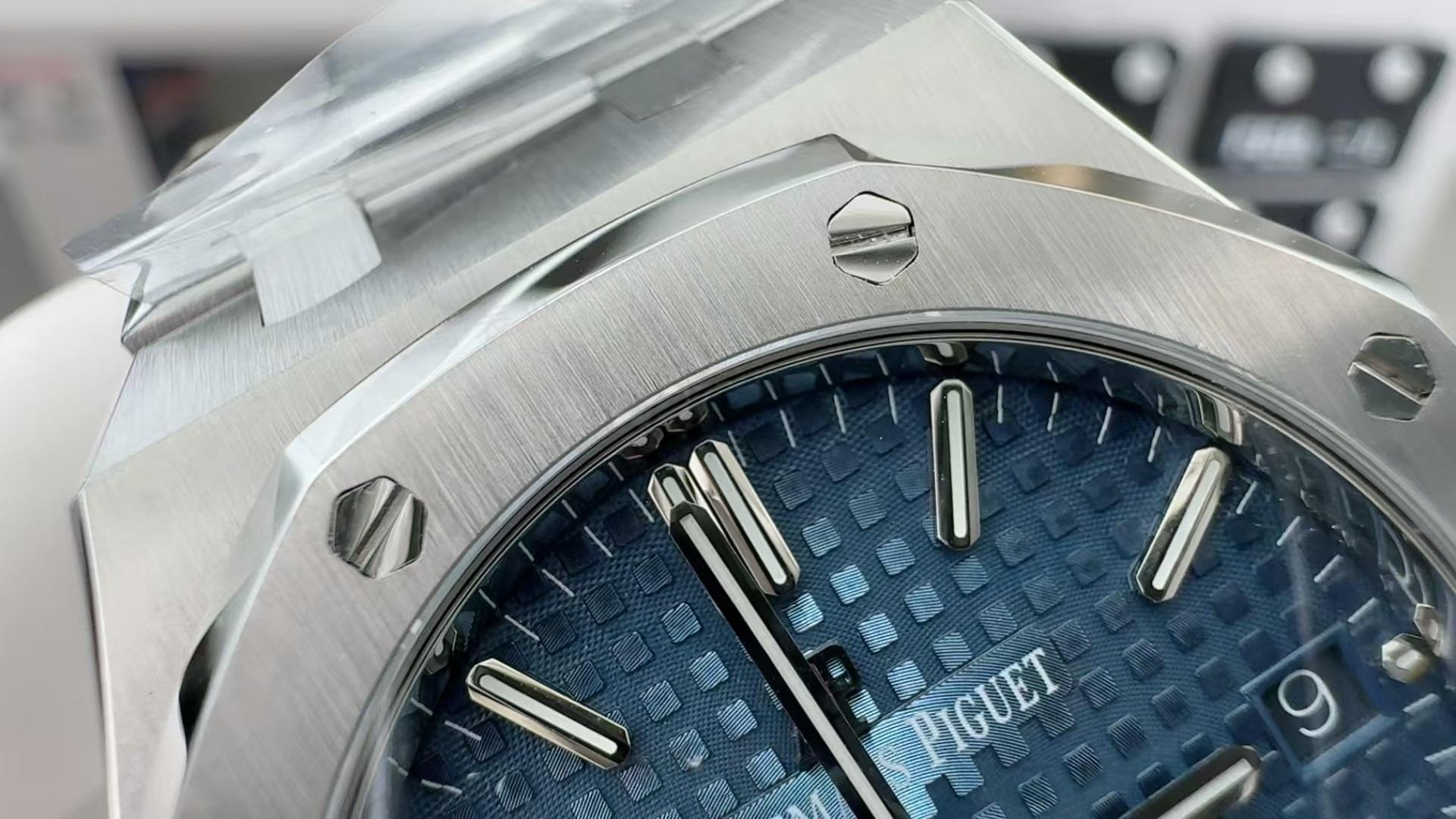 APS Factory Audemars Piguet 15450'yi uzmanlar nasıl değerlendiriyor? — 3. fotoğraf