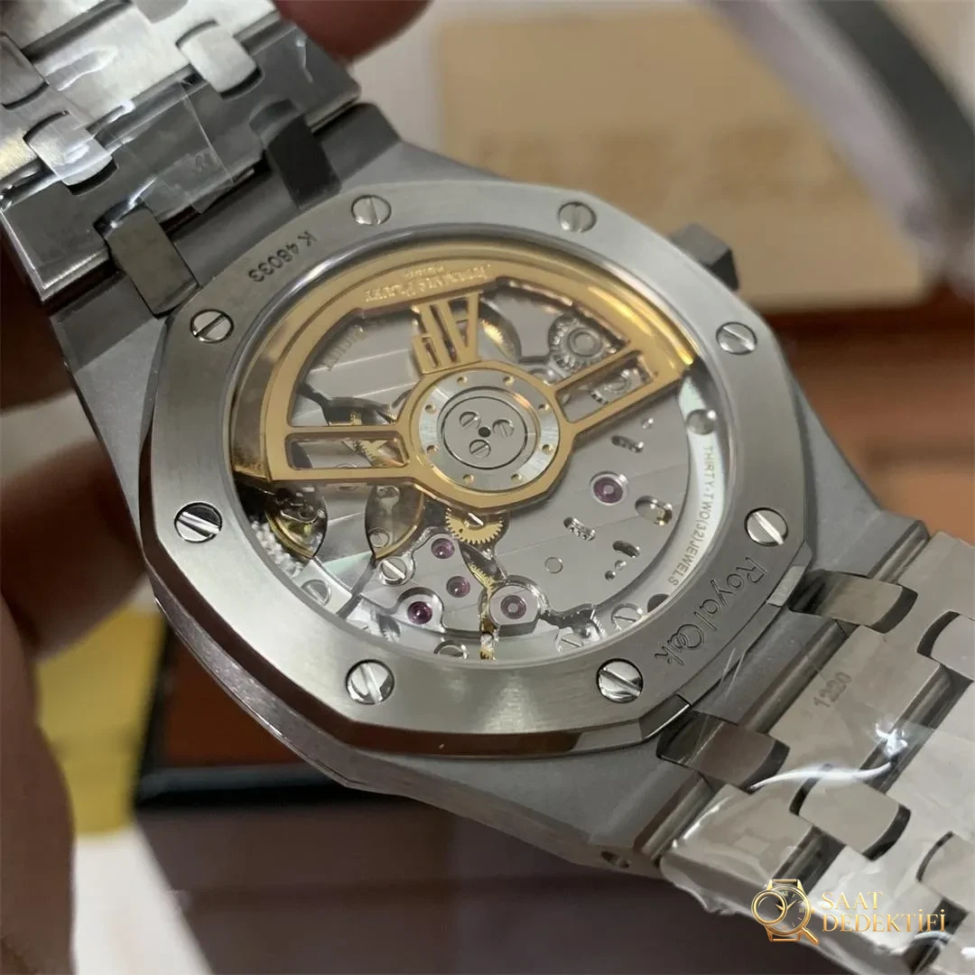 APS Factory Audemars Piguet 15500 V3 yükseltilmiş sürümünün detayları yerinde mi, yoksa bir bakışta sahte mi belli oluyor? - Klips Kilidi ve Lazer Damgalar
