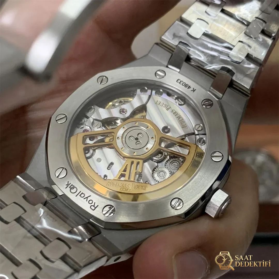 APS Factory Audemars Piguet 15500 V3 yükseltilmiş sürümünün detayları yerinde mi, yoksa bir bakışta sahte mi belli oluyor? - Bilekte Duruş ve Kasa Orantısı