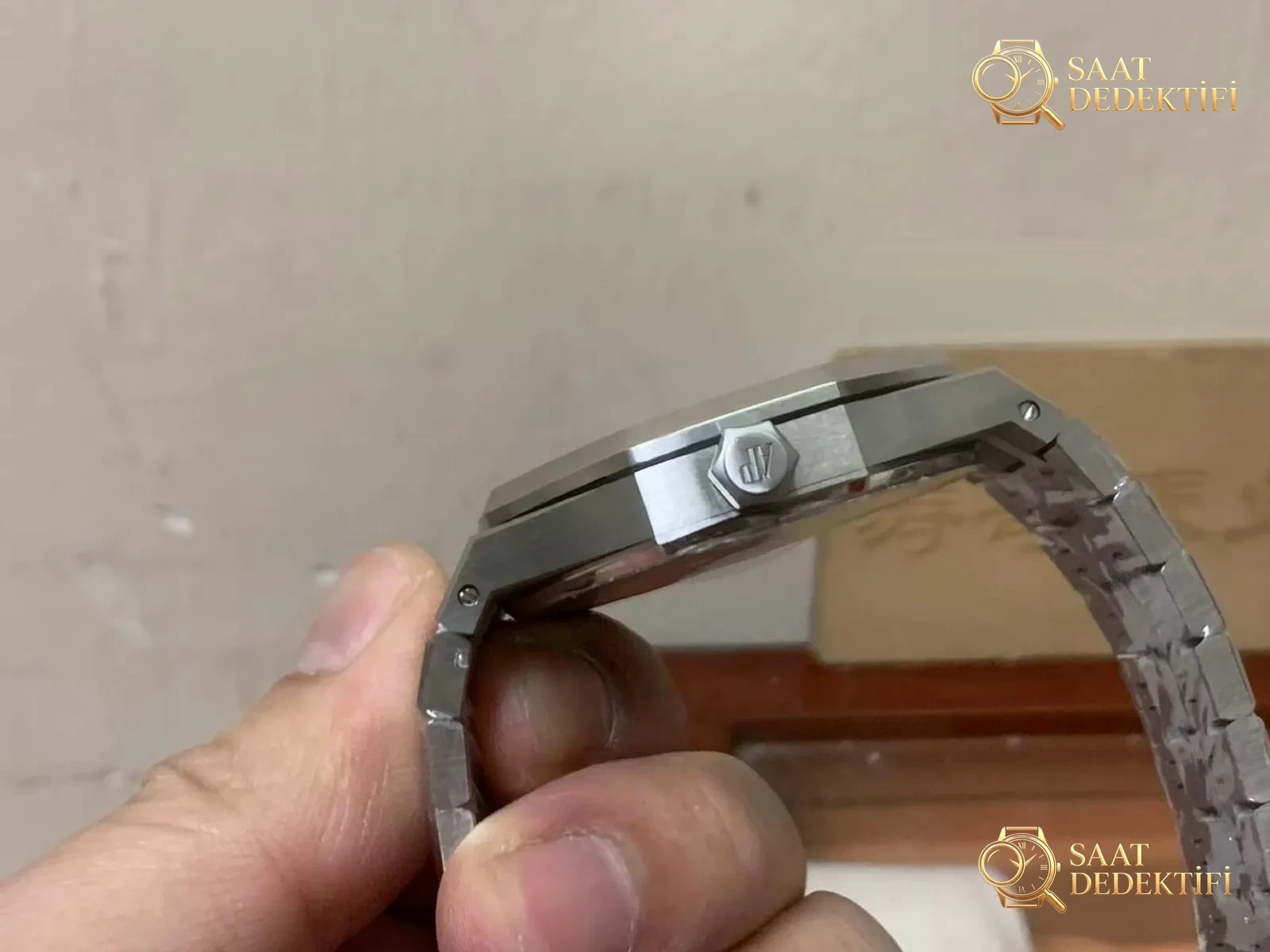 APS Factory Audemars Piguet 15500 V3 yükseltilmiş sürümünün detayları yerinde mi, yoksa bir bakışta sahte mi belli oluyor? - Fosfor ve Super-LumiNova Gece Görünümü
