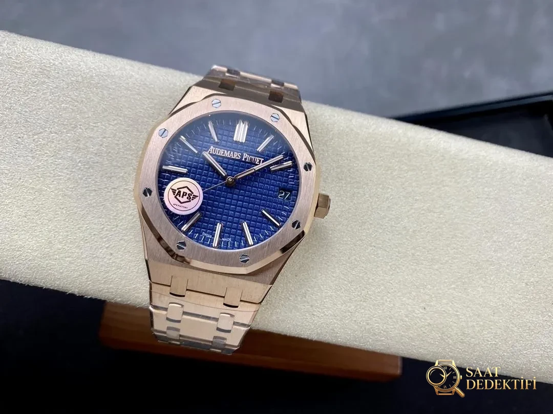 APS Factory Audemars Piguet 15510OR Rose Gold Mavi Kadran Replika Kalitesi Nasıl? - Arka Kapak ve Mekanizma Detayı