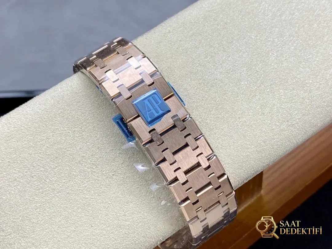 APS Factory Audemars Piguet 15510OR Rose Gold Mavi Kadran Replika Kalitesi Nasıl? - Bilekte Duruş ve Kasa Orantısı