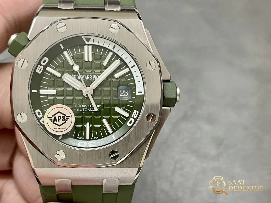APS Factory Audemars Piguet 15710 yeşil ve beyaz kadranlı 3120 entegre mekanizmanın işçiliği nasıl? - Kasa Profili ve Kurma Kolu İncelemesi
