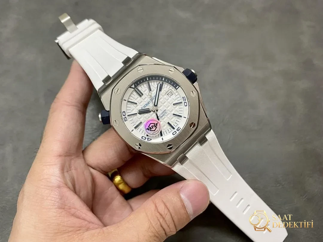 APS Factory Audemars Piguet 15710 yeşil ve beyaz kadranlı 3120 entegre mekanizmanın işçiliği nasıl? - Mekanizma Zemberek ve Balans Detayı