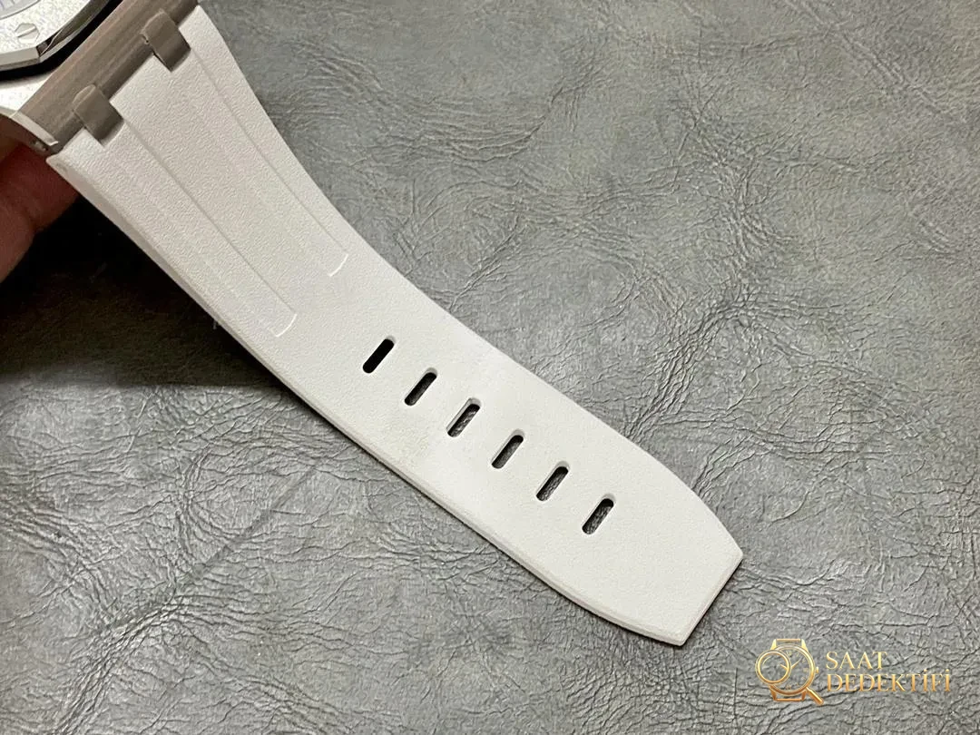 APS Factory Audemars Piguet 15710 yeşil ve beyaz kadranlı 3120 entegre mekanizmanın işçiliği nasıl? - Bilezik Bakla Ayrımı ve Pim Yapısı