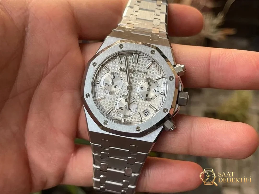 Audemars Piguet 26240 APS Factory Review - Front View and Case Design