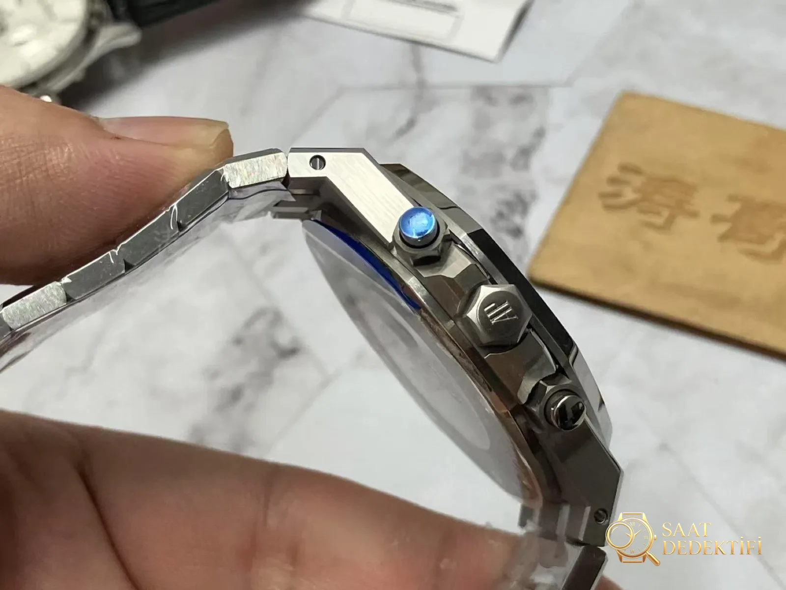 APS Factory Audemars Piguet 26331 blue dial comes with Dandong 4801 one-piece movement: is there a high failure rate? - Wrist Position and Case Proportion